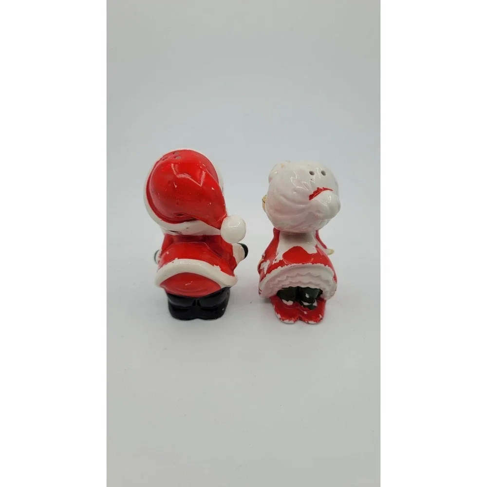 Napco Mr And Mrs Santa Claus Kissing Salt‎ & Pepper Shakers